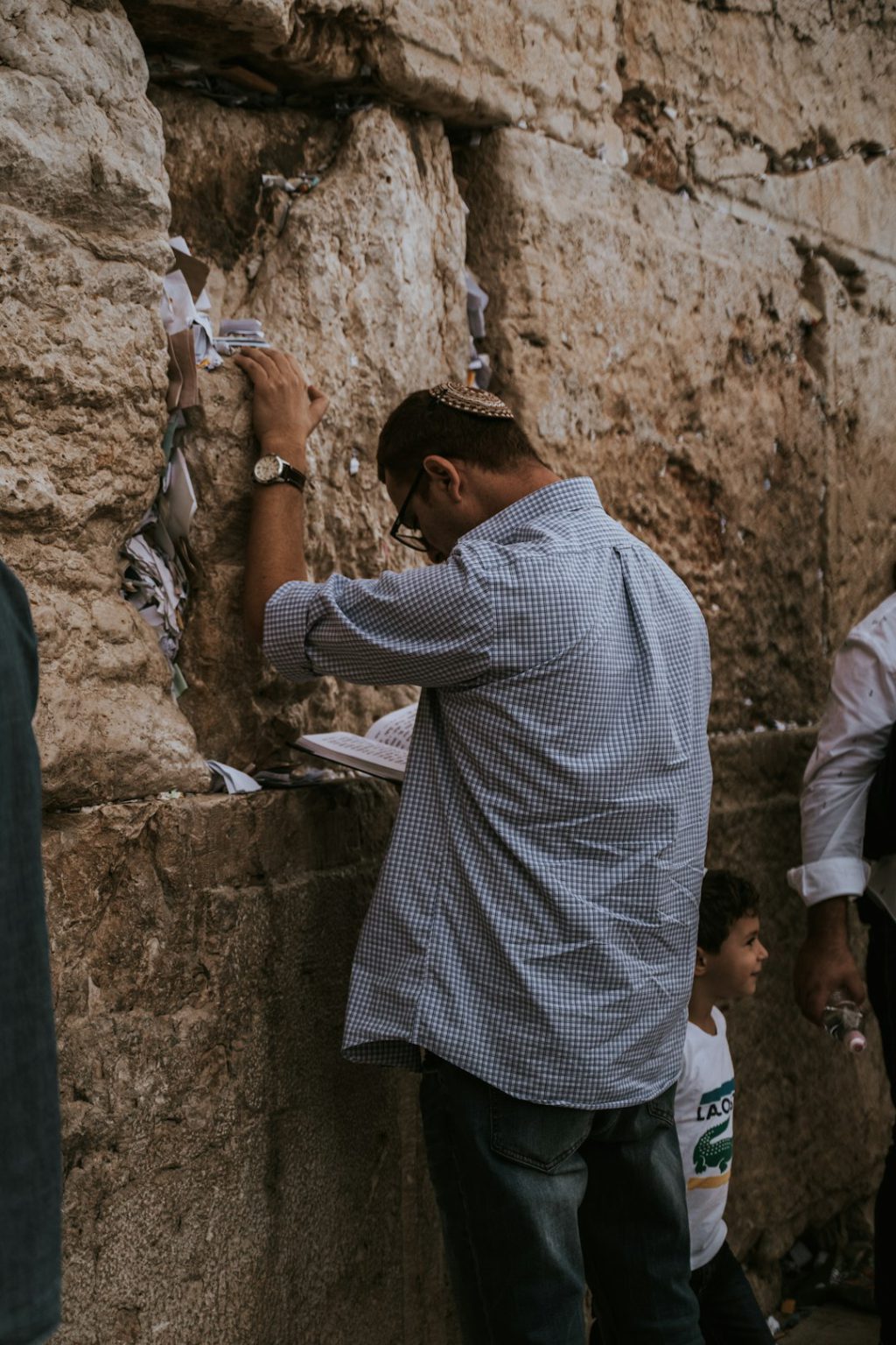אמנים ישראלים עוברים לדיגיטל: כך הרשתות החברתיות משנות את שוק האמנות המקומי